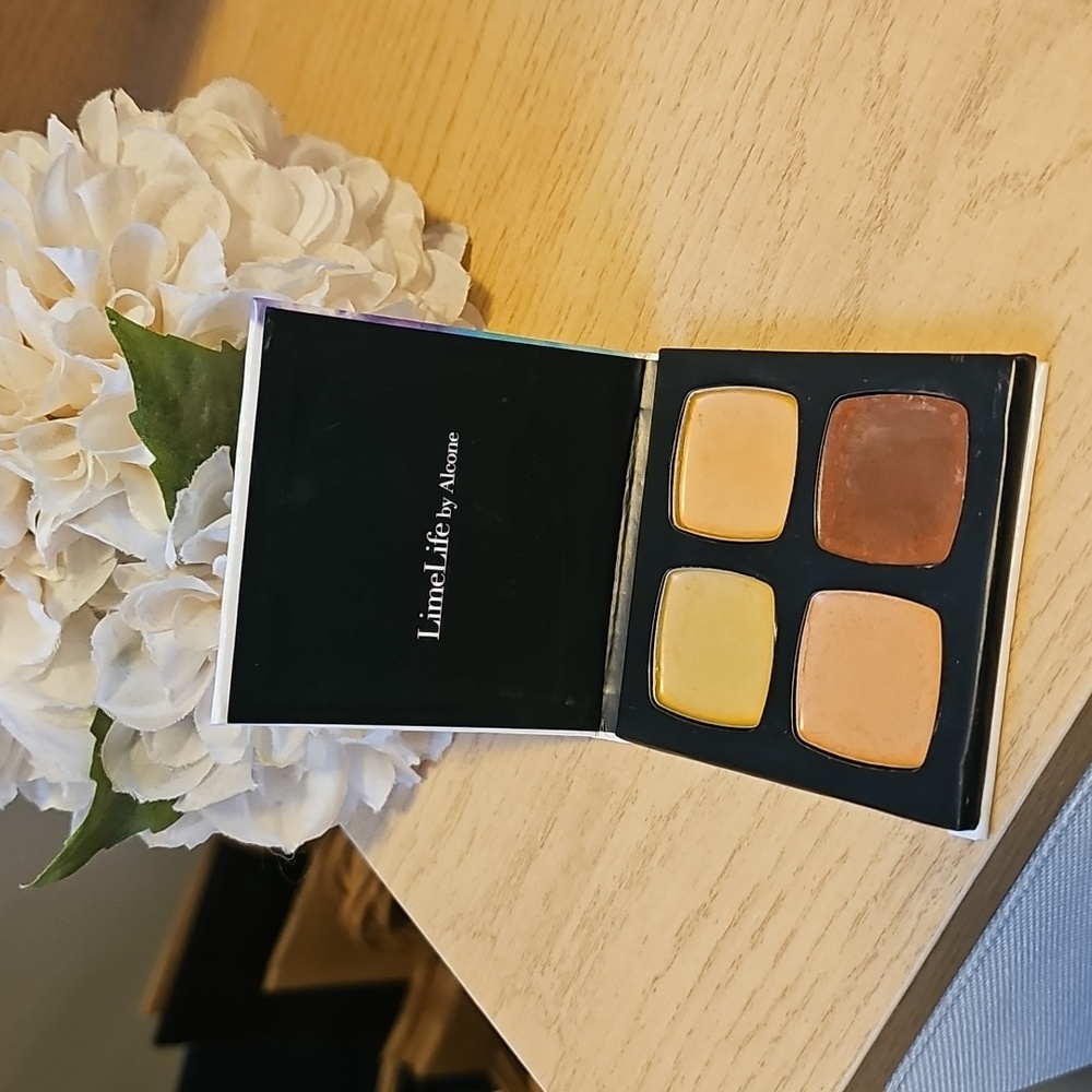 Limelife Waterproof High Coverage Conceal & Contour Palette